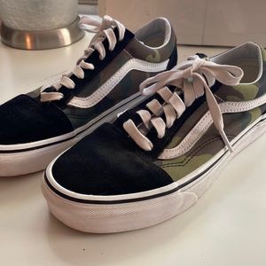 Camo Old School Low top Vans - Wms 6.5 / Men’s 5